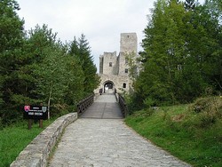 Hrad Streno - vchod